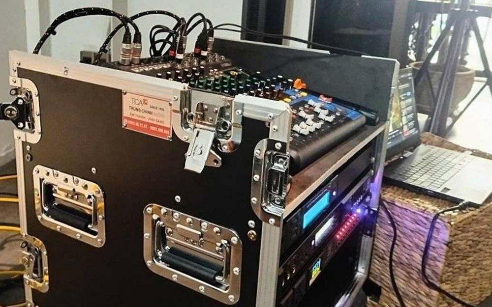 Mixer Yamaha MG12XU dành cho sân khấu mini