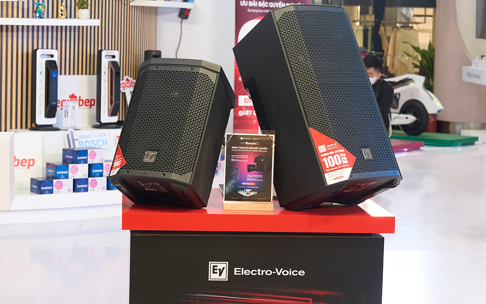 Everse 8 và Everse 12 trưng bày tại gian hàng Aeon Mall Hà Đông