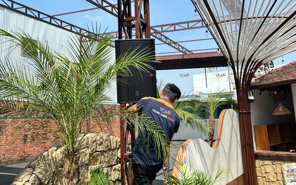 Lắp đặt loa Electro-Voice EKX-15-AP