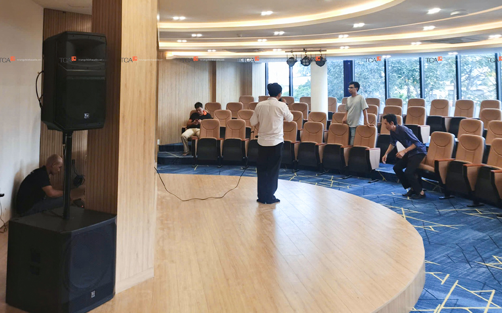 Loa EVIVA 15P và EVIVA 18SP tại hội trường trường đại học Bà Rịa - Vũng Tàu