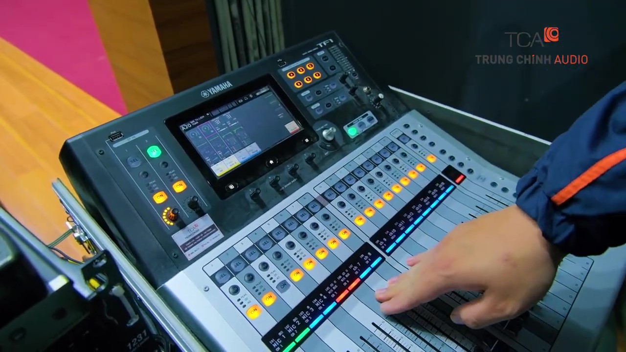 Mixer Digital Yamaha TF-1