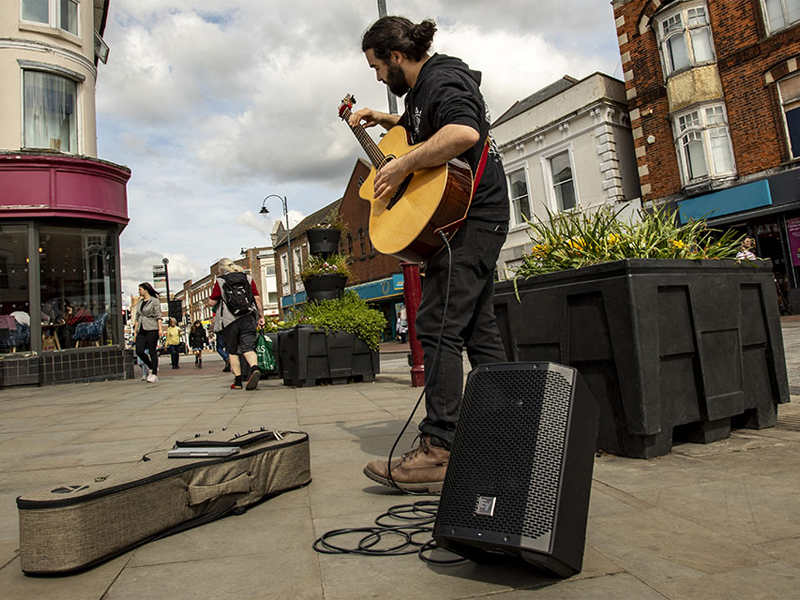 everse 12 ngoài trời biểu diễn