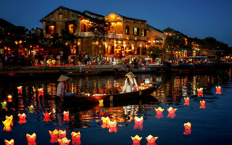 Phố cổ Hội An về đêm