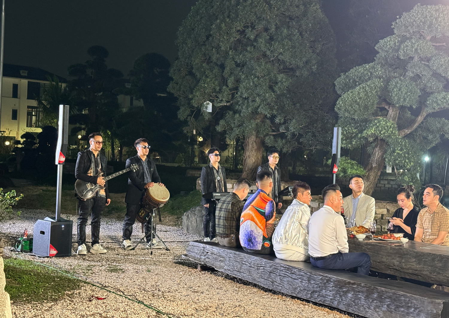 loa evolve 50m ca sỹ lương gia huy tại vườn tùng chiến huấn