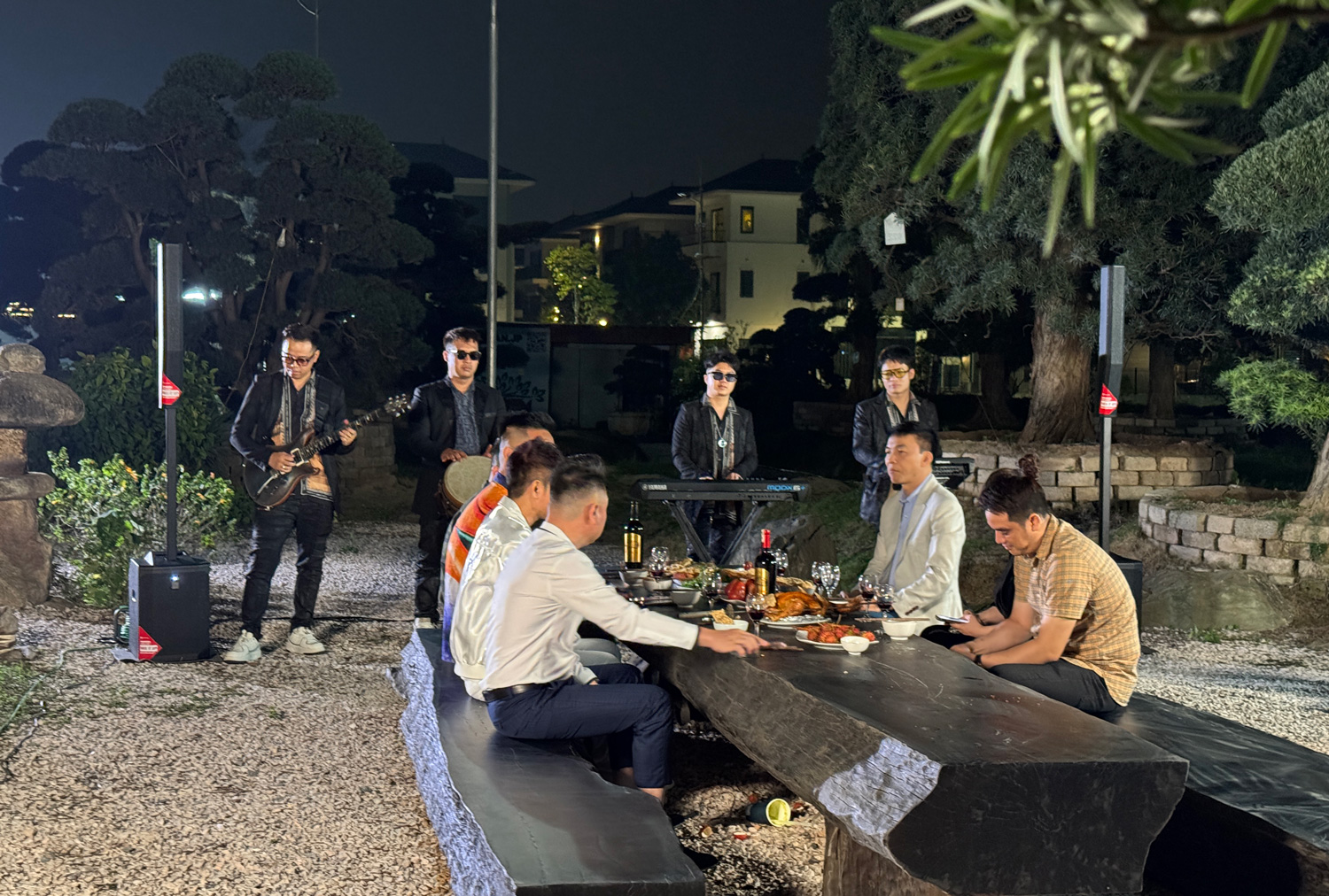 loa evolve 50m ca sỹ lương gia huy tại vườn tùng chiến huấn