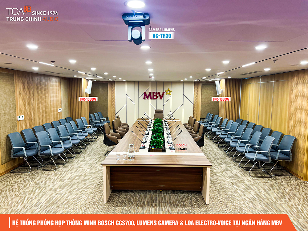 Âm thanh phòng họp ngân hàng với Bosch CCS700, camera lumens và loa Electro-Voice