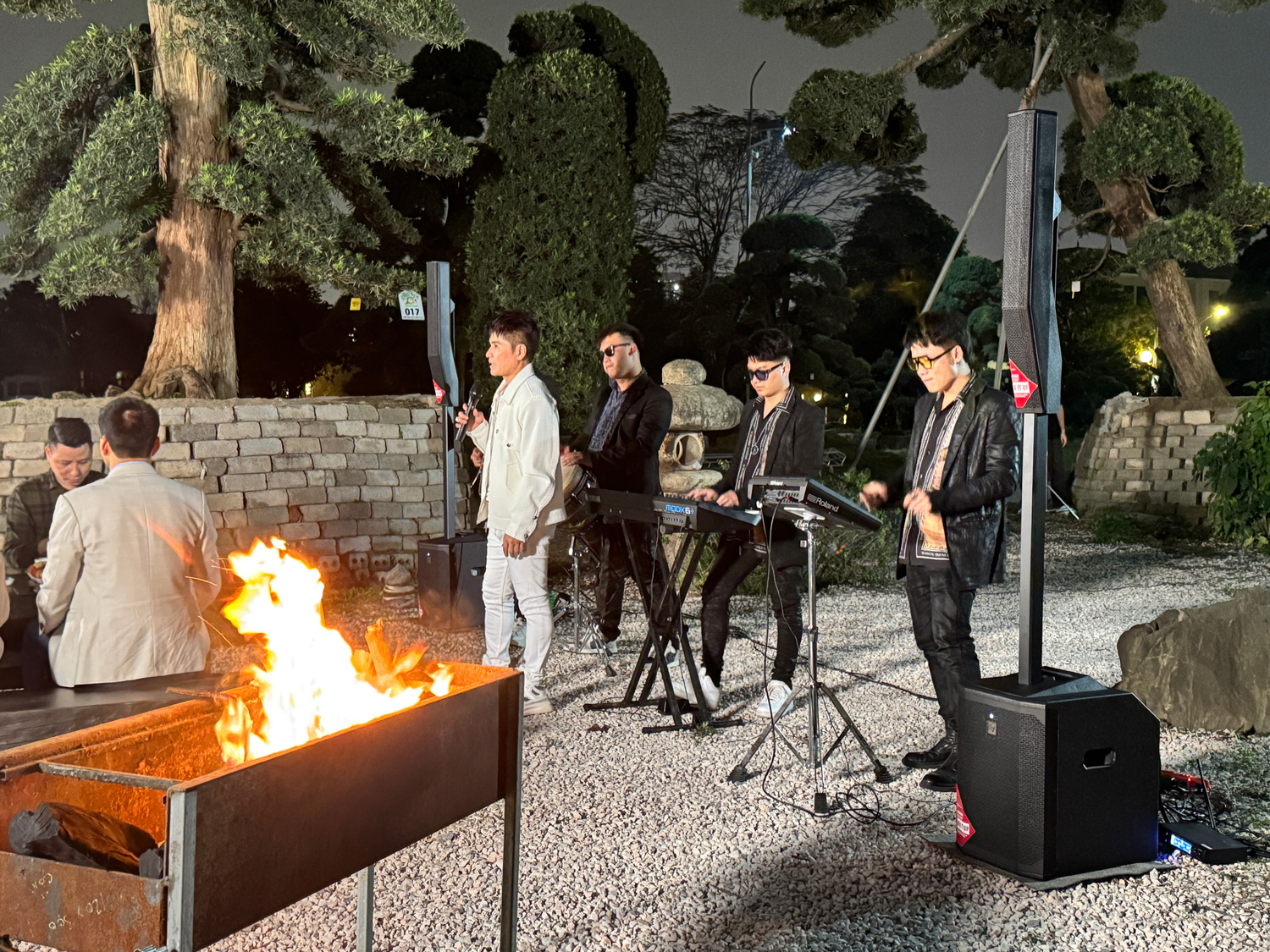 Loa EV EVOLVE 50M cho biểu diễn Acoustics live ca sỹ Lương Gia Huy tại Vườn Tùng Chiến Huấn