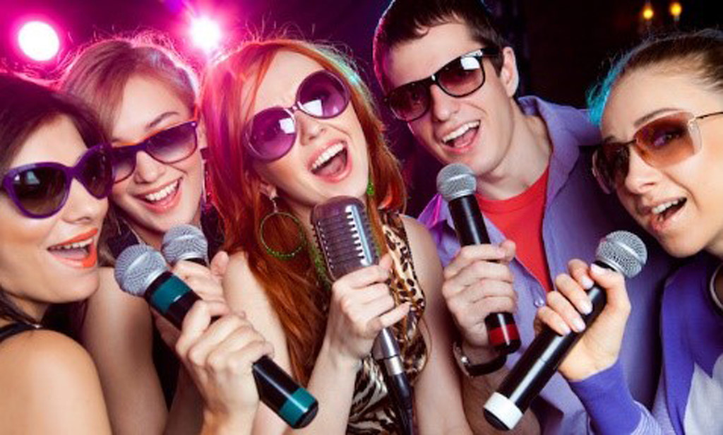 Top 3 ứng dụng hát karaoke trên điện thoại dễ dùng nhiều bài hát mới