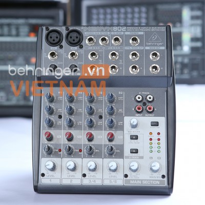 Behringer Xenyx 802
