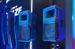 Loa liền công suất Electro-Voice EVIVA 15P (Bass 15inch, 1000W)