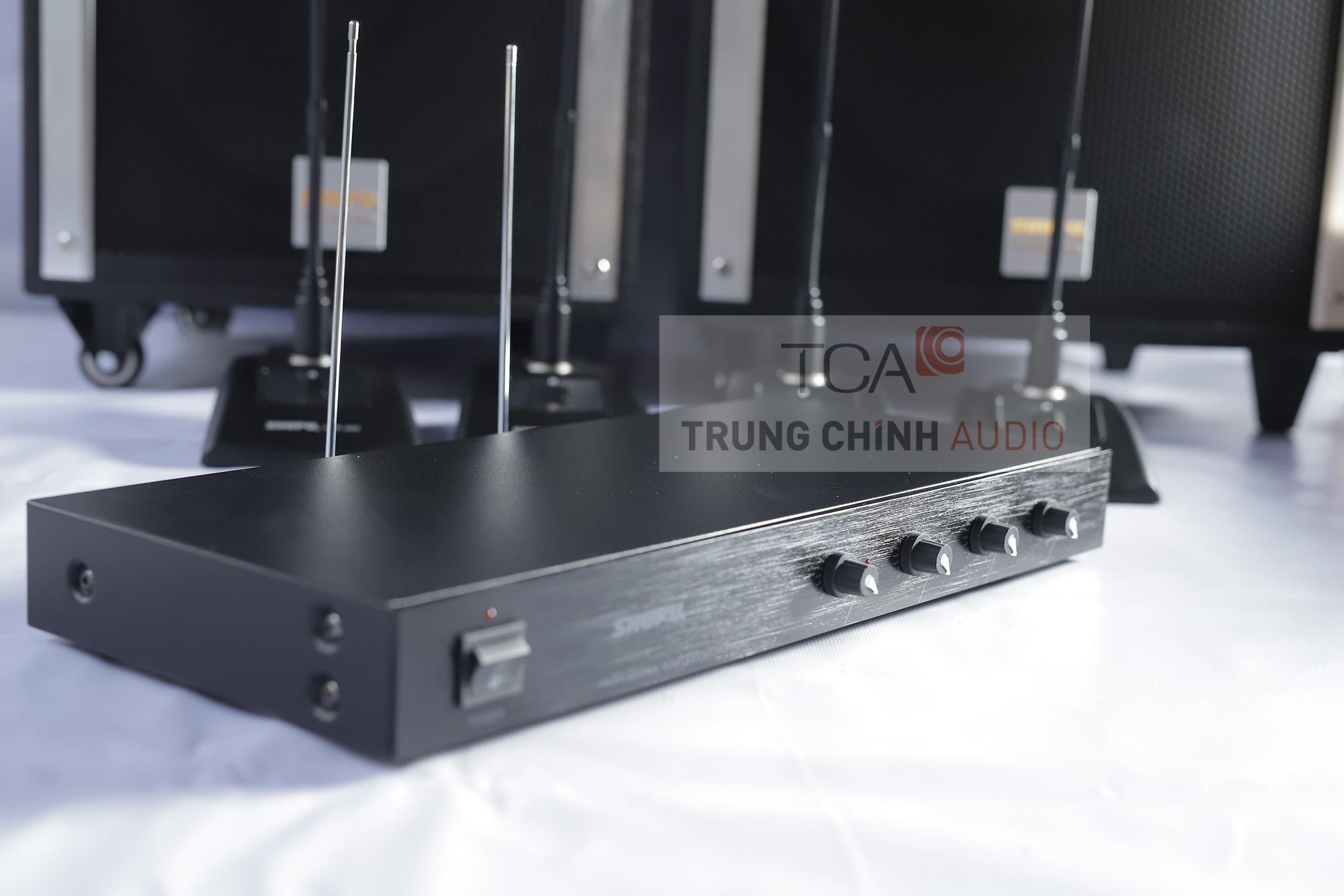 Bộ micro không dây bốn micro cổ ngỗng hội thảo Shupu VSP-400