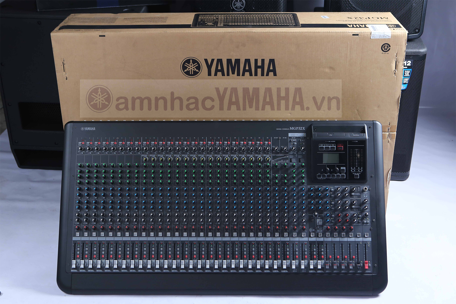 Bàn mixer yamaha 32 kênh cao cấp