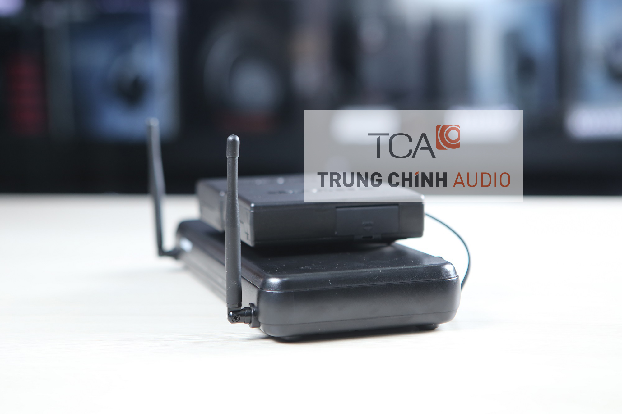 Micro không dây cài áo Shure SVX188E/CVL-P12