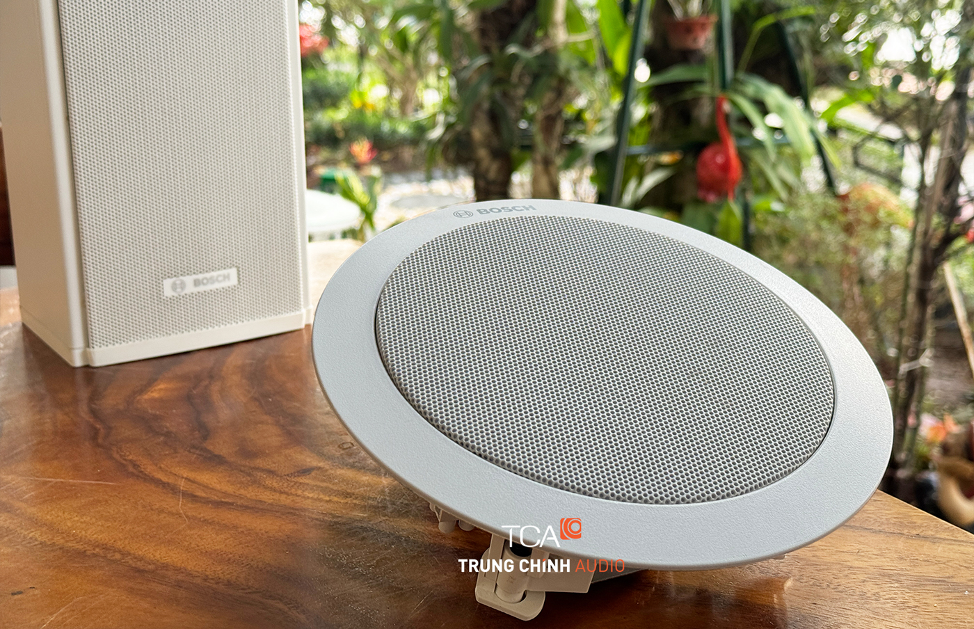 loa âm trần 15w bosch lcm-15cw-r mặt trước